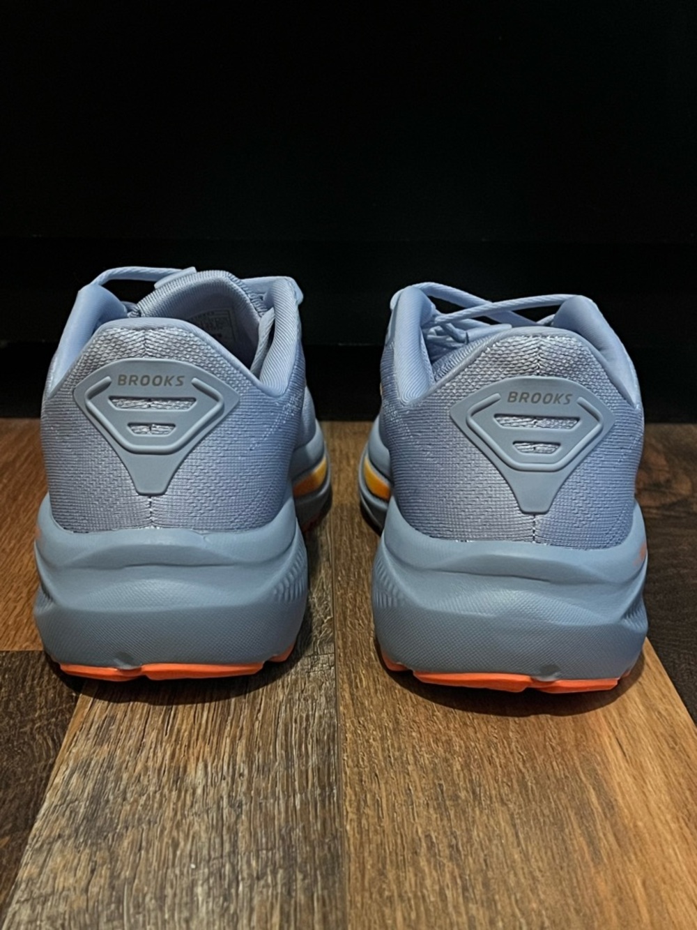 BRAND NEW Women’s Size 8 Brooks Ghost 17 Pale Blue Sneakers with Orange Logo - Picture 9 of 15